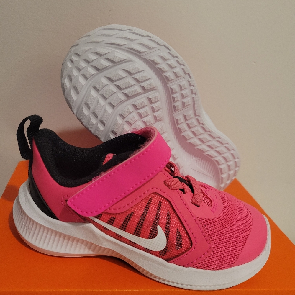 Nike Downshifter 10 Sneakers Baby 6C Hyper Pink/White Hook & Loop CJ2068-601